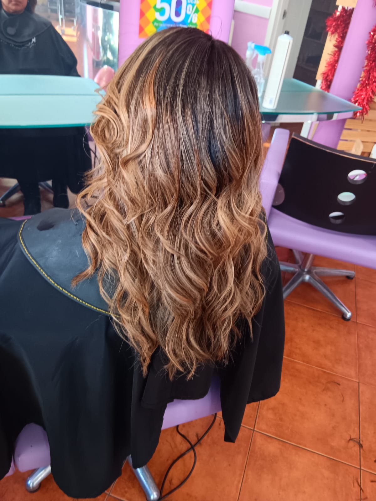 Tratamiento en peluqueria especialista en color en Madrid de mechas y tinte